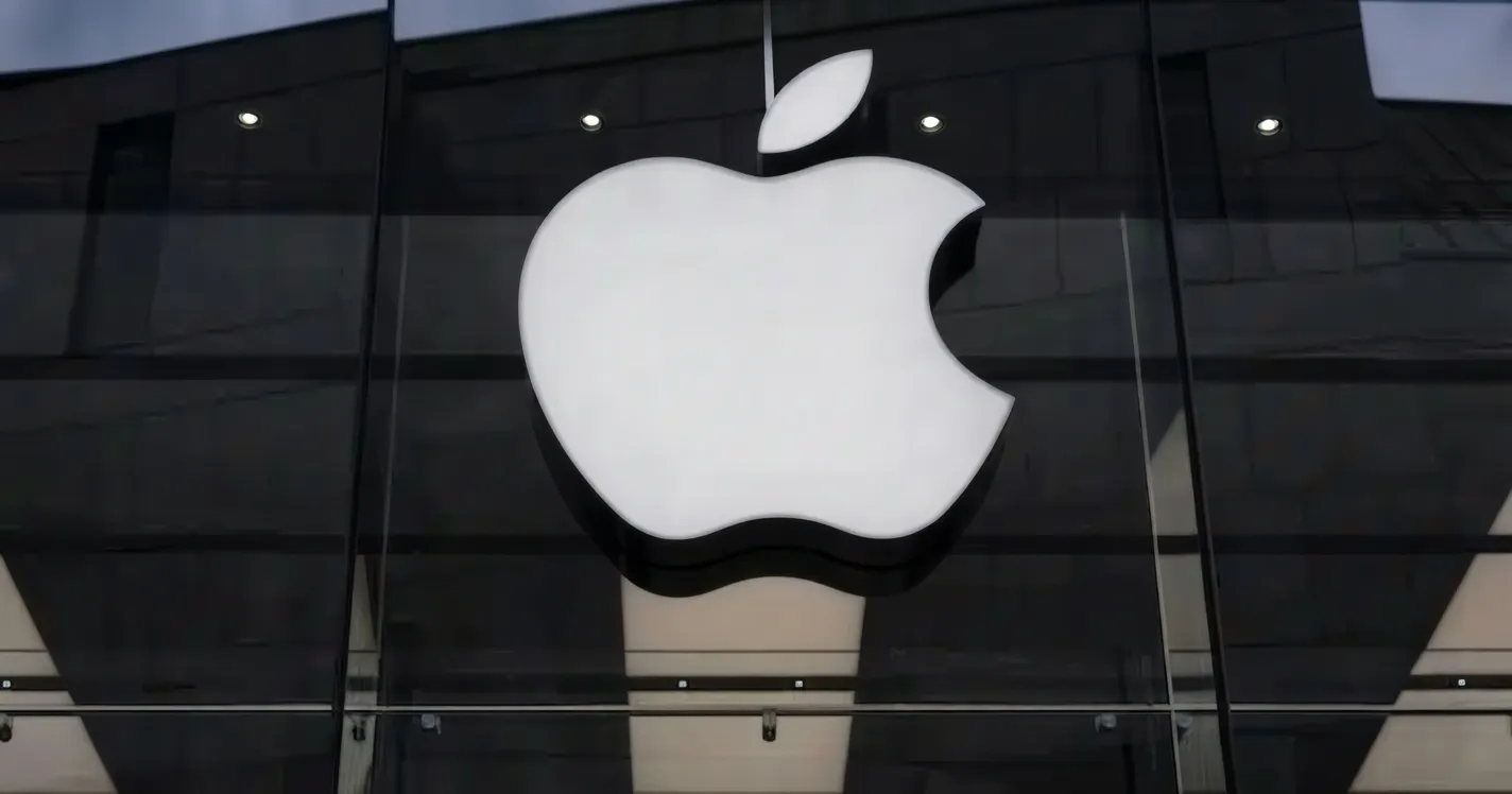 Apple Faces Major Setback: Shares Slide Nearly 10% Amid Severe AI-Driven Supply Constraints