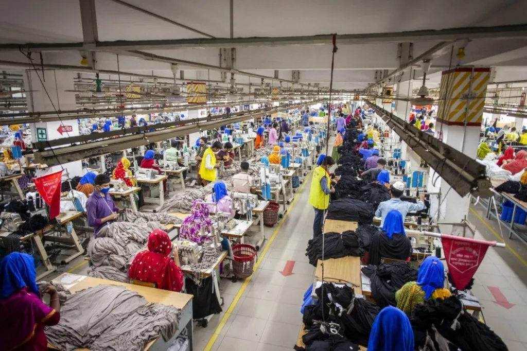 Pakistan's Readymade Garment Exports Hit Record $4.18 Billion in FY26
